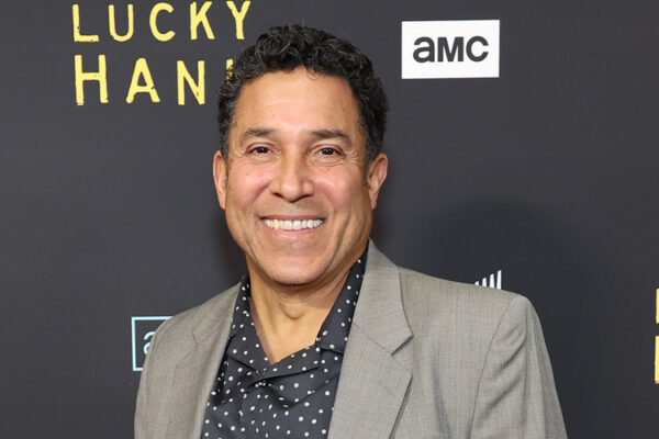 Oscar Nuñez Net Worth