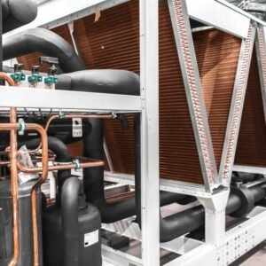 Refrigeration equipment with natural refrigerants